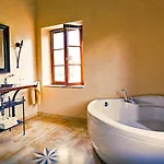 Tuscan With Views Over Maremma Ferienhaus *